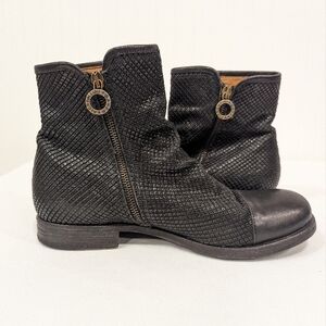 FIORENTINI + BAKER Italian Women's US 9 EU 39 Black Leather Side Zipper Boots